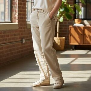 Woolrich Ladies Light Tan Corduroy Pants with front pockets